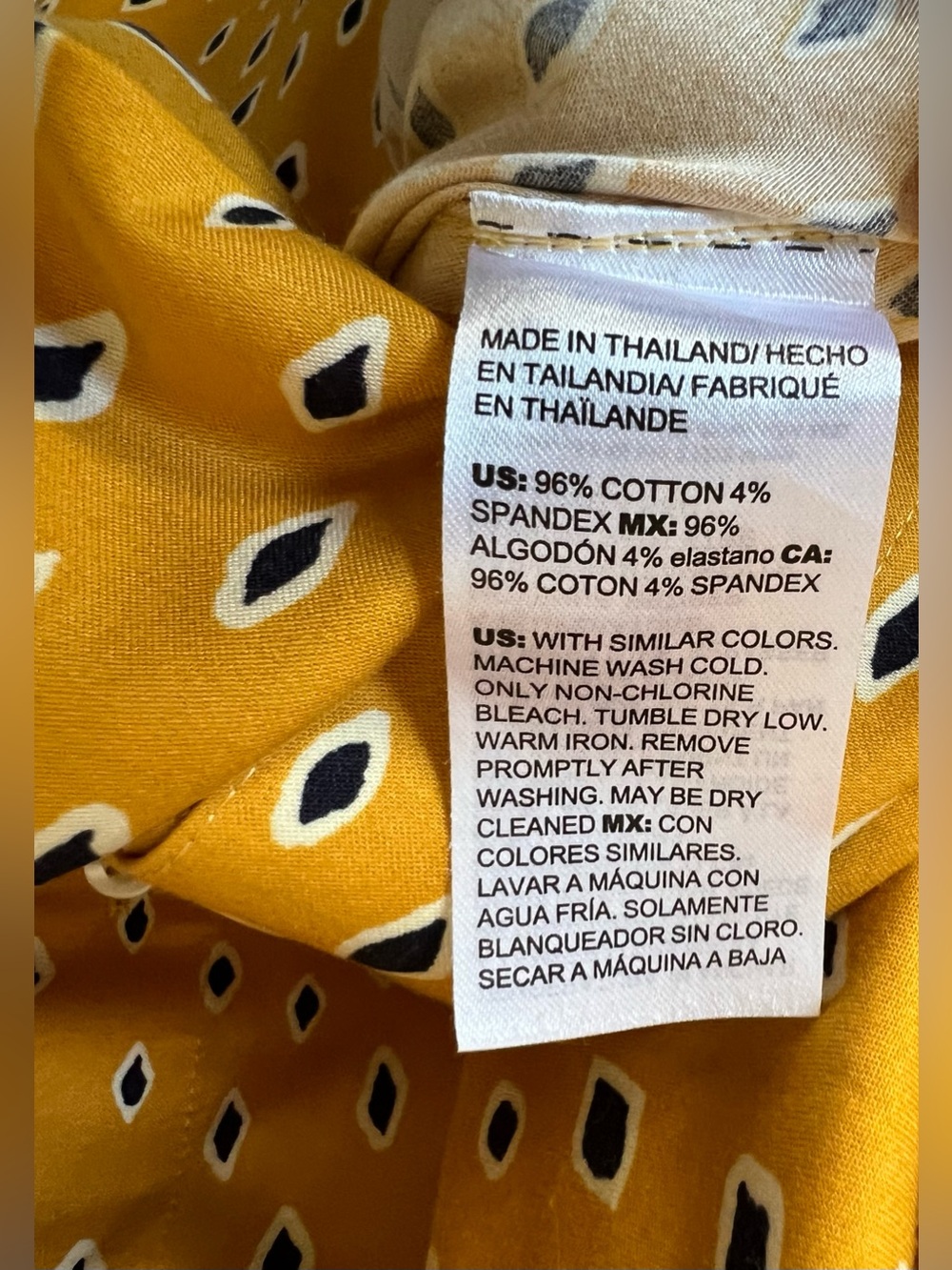 Chico’s Women’s No Iron Button Back Diamond Tunic Marigold Navy Size XL - Picture 10 of 10